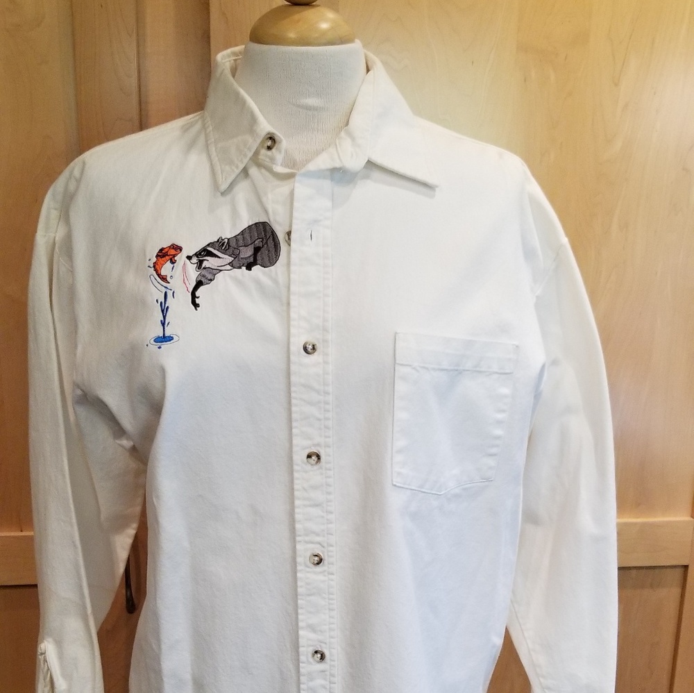 Vintage 1995 Disney Collectable Embroidered Shirt. Pocahontas